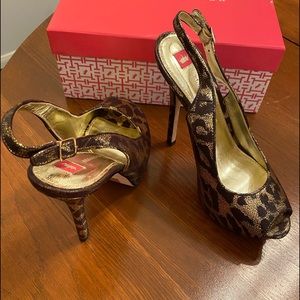 Elaine Turner Salma Peep-Toe Gold Cheetah Heel